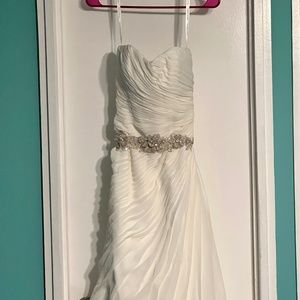 David’s Bridal strapless wedding dress with belt